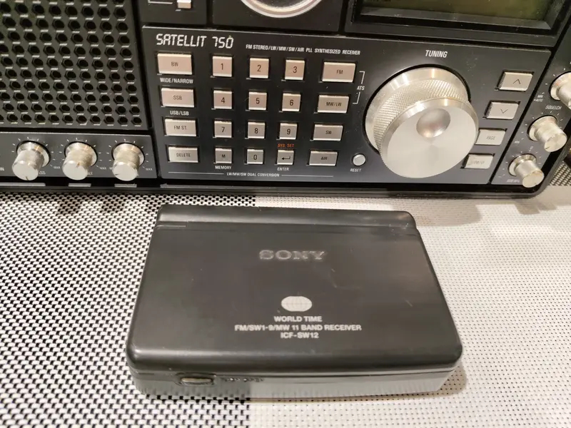 Sony icf sw12